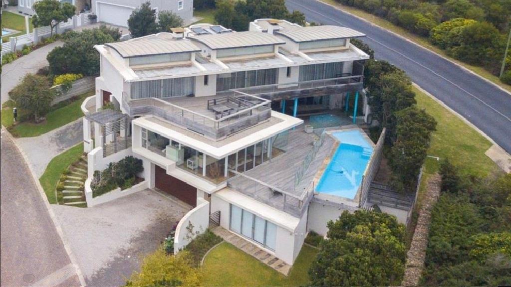 5 Bedroom Property for Sale in Whale Rock Western Cape
